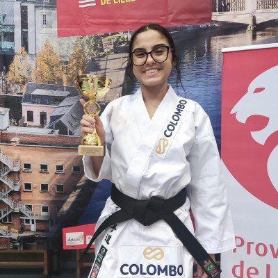 Atleta patrocinada pela Colombo é medalhista em Campeonato Internacional de Karatê na Bélgica
